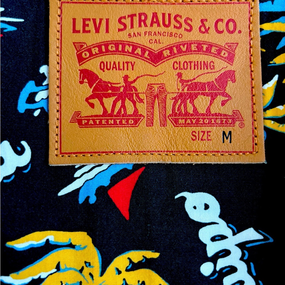 Vintage Levi Jean Jacket with Hawaiian Themed Lining